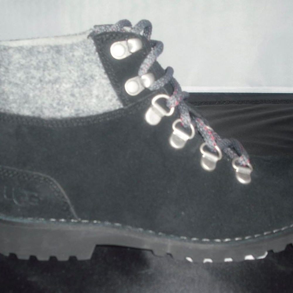 UGG KIDS BARELO BOOTS